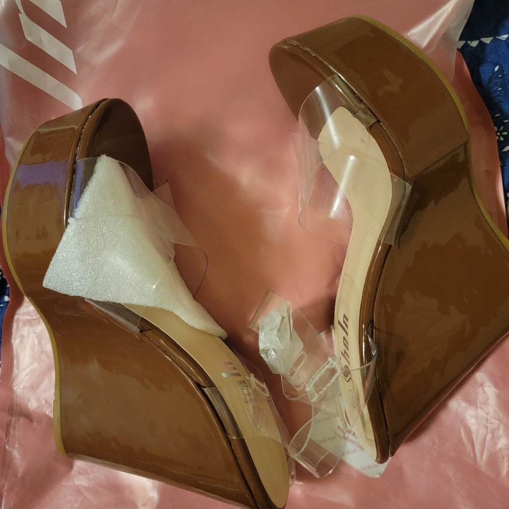 Curved Toe Chunky Sole Platform Wedges